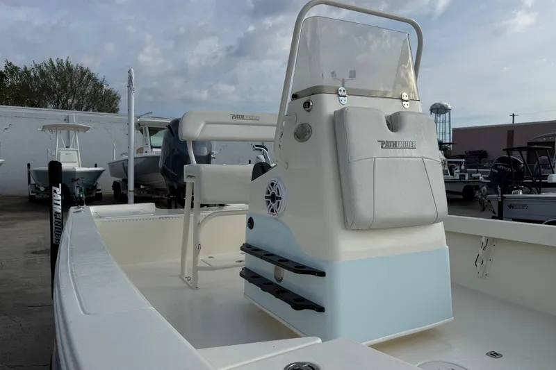 Slide: The Image of 2015 Pathfinder 2200 Tournament Edition boat interior with console and seating. - 10