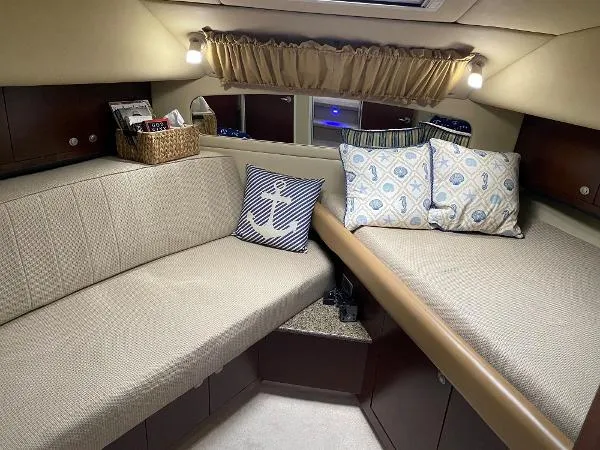 Slide: The Image of Sea Ray 40 Motor Yacht 2006 - 10