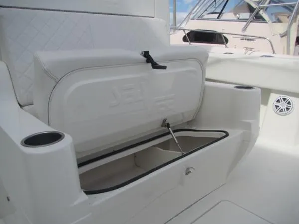 Slide: The Image of SeaVee SeaVee B 2013/2016 2013 - 8