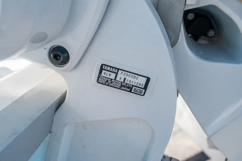 Slide: The Image of Yamaha engine label on Sea Hunt Ultra 229, year 2026. - 23