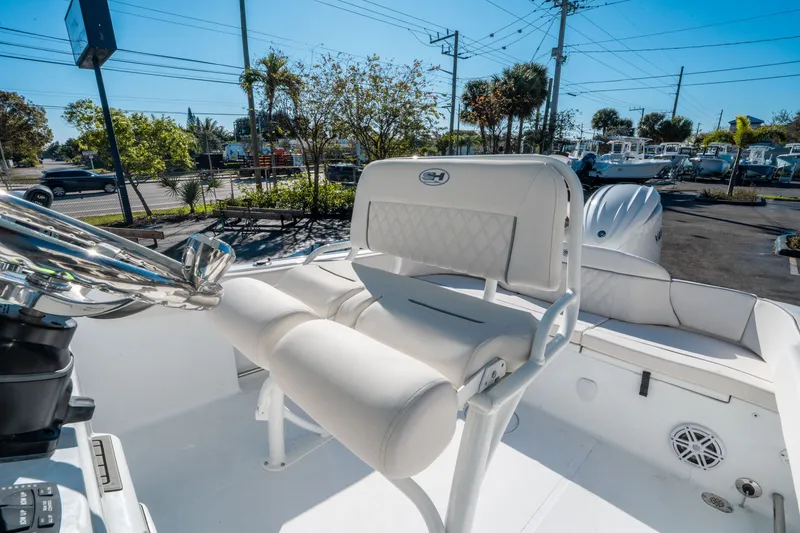 Slide: The Image of Interior view of Sea Hunt Ultra 229 boat, year 2026. - 15