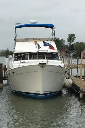 Slide: The Image of Bayliner 3818 Motor Yacht 1988 - 1
