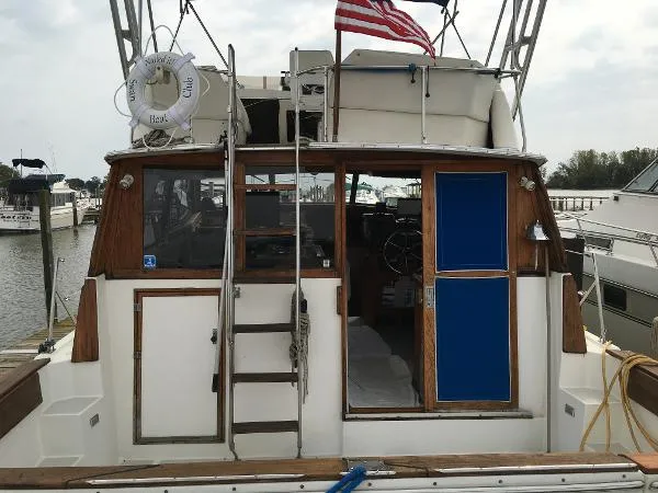 Slide: The Image of Bayliner 3818 Motor Yacht 1988 - 7