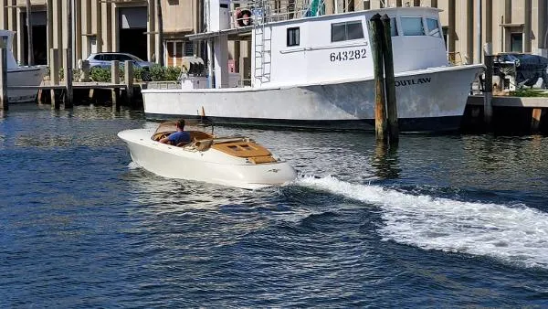 Slide: The Image of Seven Seas Hermes Speedster 2019 - 10