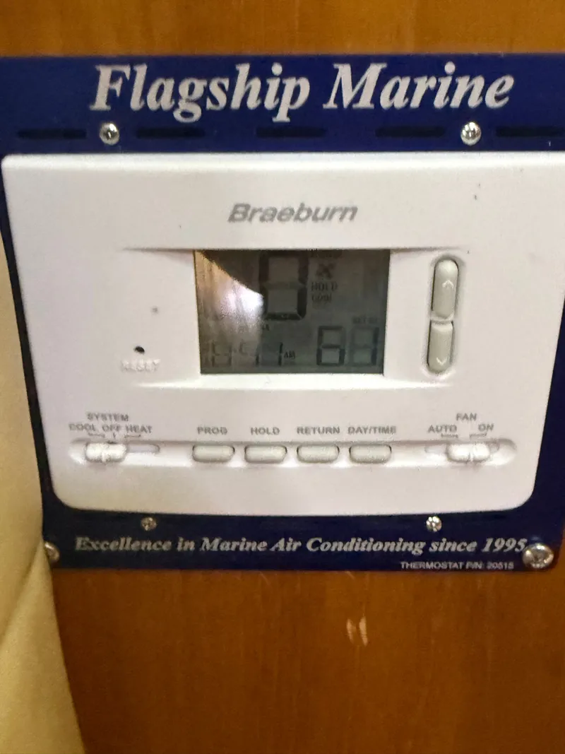 Slide: The Image of Braeburn thermostat on Pursuit 3400 Express boat, year 2003. - 18