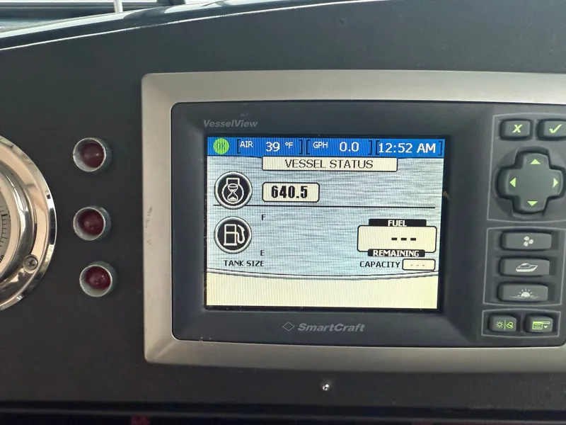 Slide: The Image of SmartCraft display on Pursuit 3400 Express boat, 2003 model. - 24