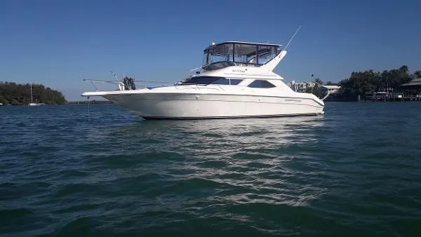 Slide: The Image of Sea Ray 440 Express Bridge 1995 - 0