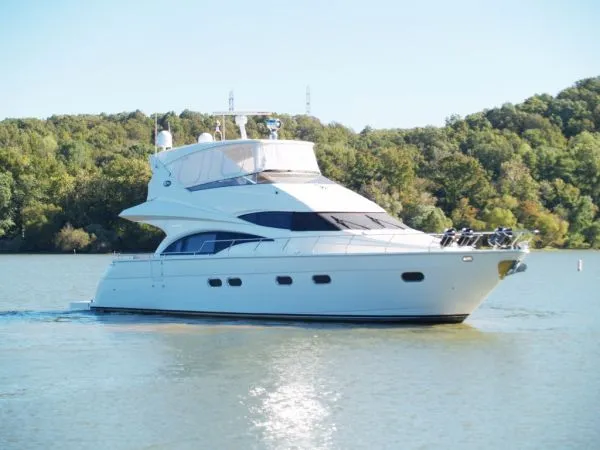 Slide: The Image of Carver Yachts Marquis 2004 - 0