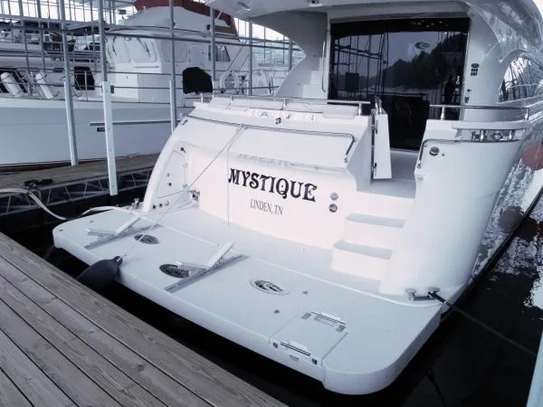 Slide: The Image of Carver Yachts Marquis 2004 - 3