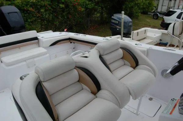 Slide: The Image of Donzi 32 ZF w/275hp Verados 2006 - 5