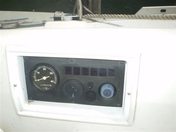 Slide: The Image of Hunter 30 1990 - 8