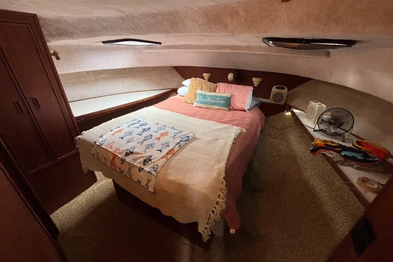 Slide: The Image of 1994 Harbor Master 52 Coastal Cruiser Captains Quarters Island Queen Berth - 24