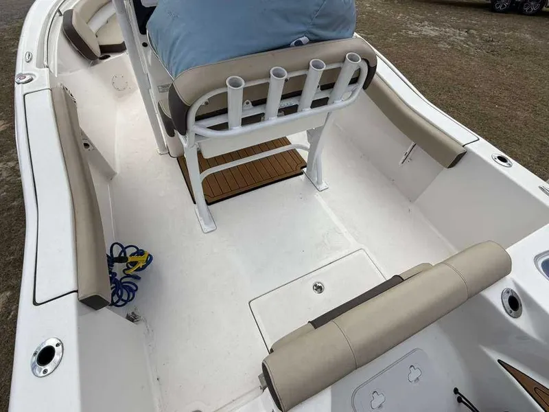 Slide: The Image of Tidewater 210 Adventure 2020 - 23