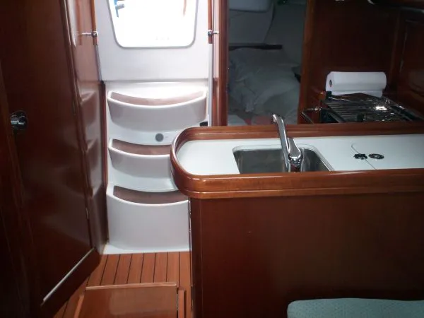 Slide: The Image of Beneteau 323 2006 - 9