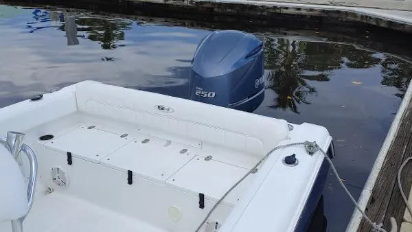 Slide: The Image of Sea Hunt Ultra 234 2012 - 11