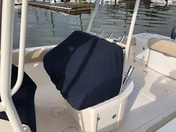 Slide: The Image of Pursuit 310 Center Console 2015 - 7