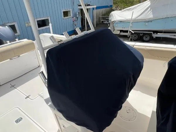 Slide: The Image of Pursuit 310 Center Console 2015 - 8