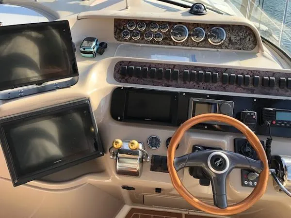Slide: The Image of Sea Ray 40 Sundancer 1999 - 8