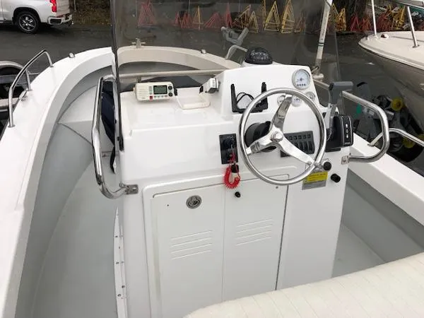 Slide: The Image of Maritime Boats 20 Defiant 2013 - 4