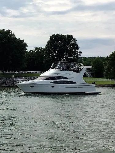 Slide: The Image of Carver Yachts 420 Mariner 2004 - 2