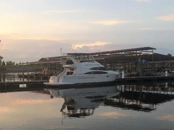 Slide: The Image of Carver Yachts 420 Mariner 2004 - 4