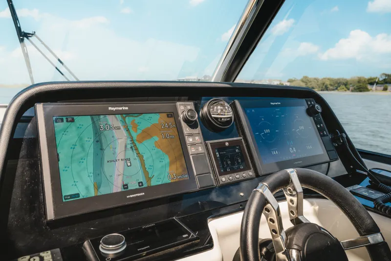 Slide: The Image of Aquila 36 Sport 2023 - 12