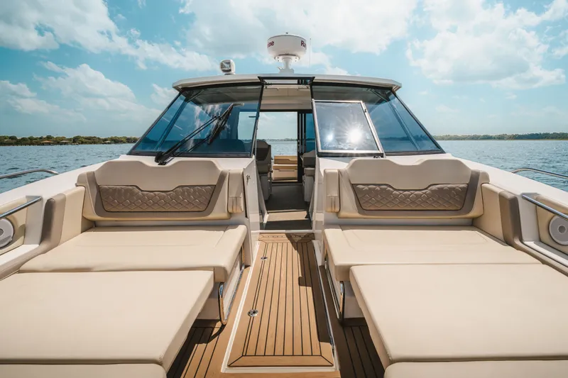 Slide: The Image of Aquila 36 Sport 2023 - 9