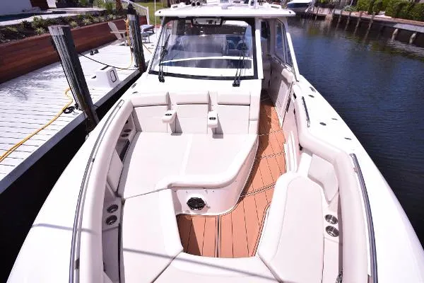 Slide: The Image of Boston Whaler 380 Realm 2020 - 3