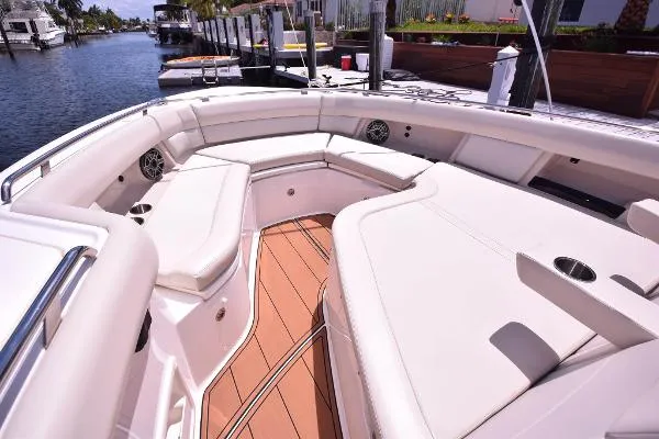 Slide: The Image of Boston Whaler 380 Realm 2020 - 6