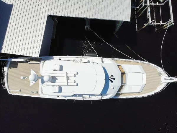 Slide: The Image of Hatteras 74' MOTORYACHT 1999 - 6