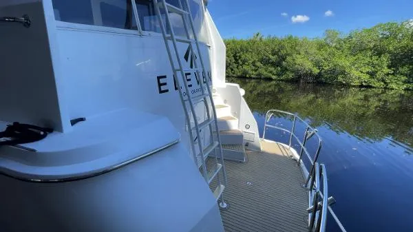 Slide: The Image of Hatteras 74' MOTORYACHT 1999 - 8