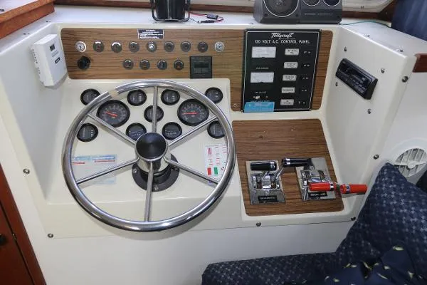 Slide: The Image of Tollycraft Sport Cruiser 1985 1985 - 7