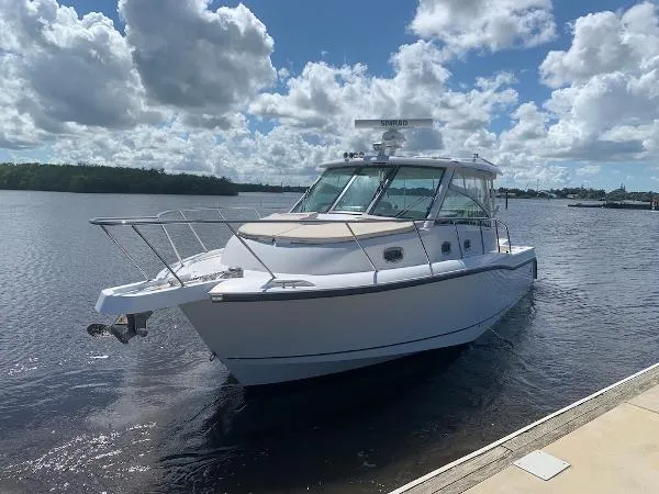 Slide: The Image of Boston Whaler 345 Conquest 2015 - 1