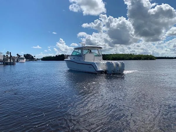 Slide: The Image of Boston Whaler 345 Conquest 2015 - 4