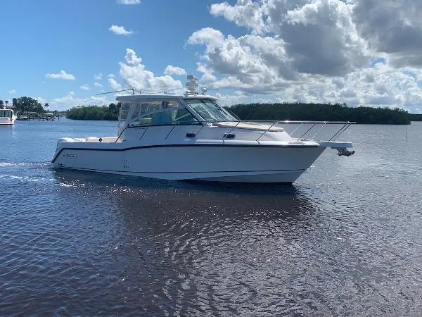Slide: The Image of Boston Whaler 345 Conquest 2015 - 6