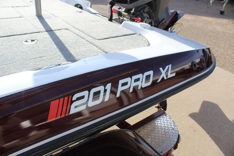 Slide: The Image of 2005 Stratos 201 Pro XL boat, rear view with deck and logo. - 4