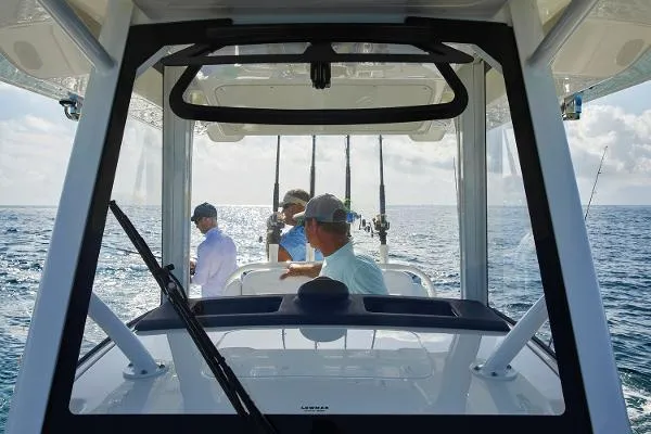 Slide: The Image of Regulator Marine 34 2021 - 9