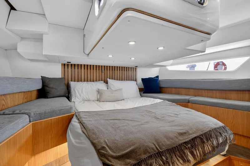 Slide: The Image of Southerly 420 aft cabin - 37
