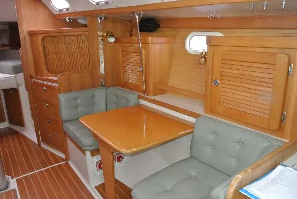 Slide: The Image of Catalina 36 MkII 2005 - 8