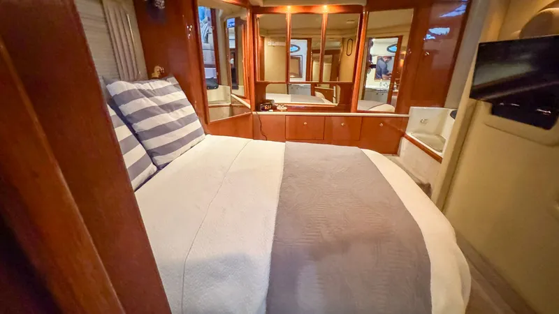 Slide: The Image of Aft Primary Stateroom - 41