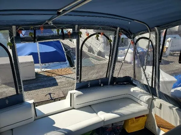 Slide: The Image of Carver Yachts Montego 3257 1989 - 4