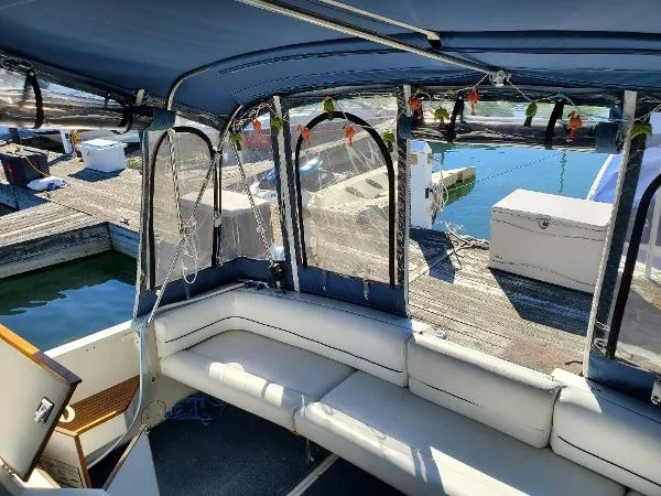 Slide: The Image of Carver Yachts Montego 3257 1989 - 5