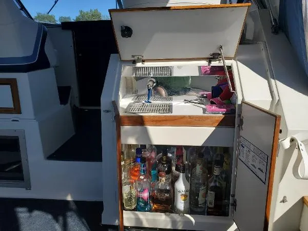 Slide: The Image of Carver Yachts Montego 3257 1989 - 6