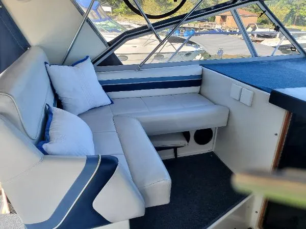 Slide: The Image of Carver Yachts Montego 3257 1989 - 8