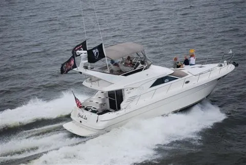 Slide: The Image of Sea Ray 400 Sedan Bridge 2000 - 0