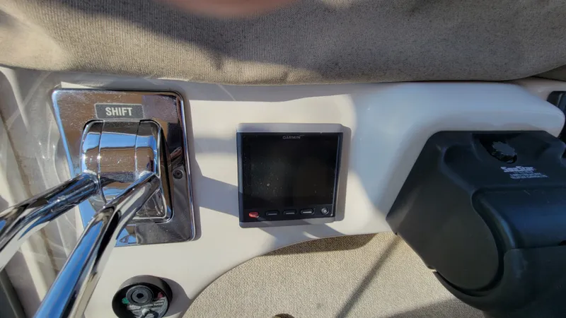 Slide: The Image of Sea Ray 400 Sedan Bridge 2000 - 10