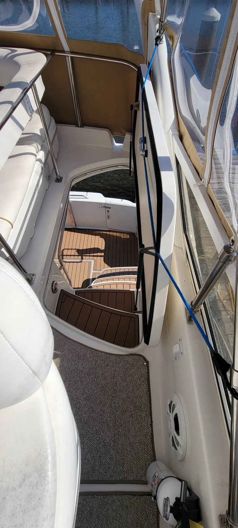 Slide: The Image of Sea Ray 400 Sedan Bridge 2000 - 5