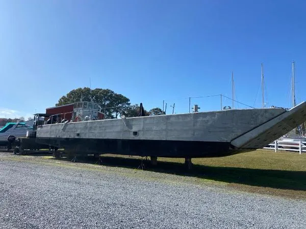 Slide: The Image of Swiftships LCM8 LANDING CRAFT 1992 - 2