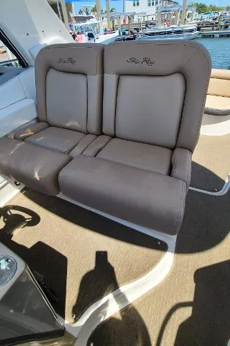 Slide: The Image of Sea Ray 330 Sundancer 2016 - 11