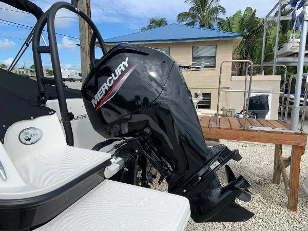 Slide: The Image of Bayliner XL E18 2020 - 8